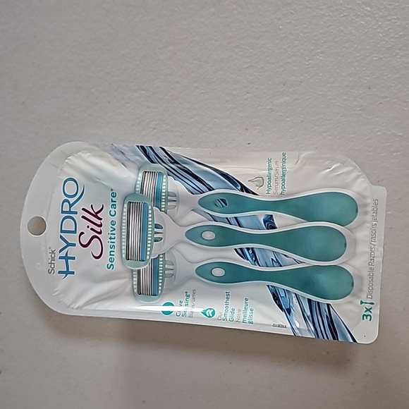 Schick Hydro Silk Sensitive Care Disposable Razors 3 Counts - Picture 5 of 5